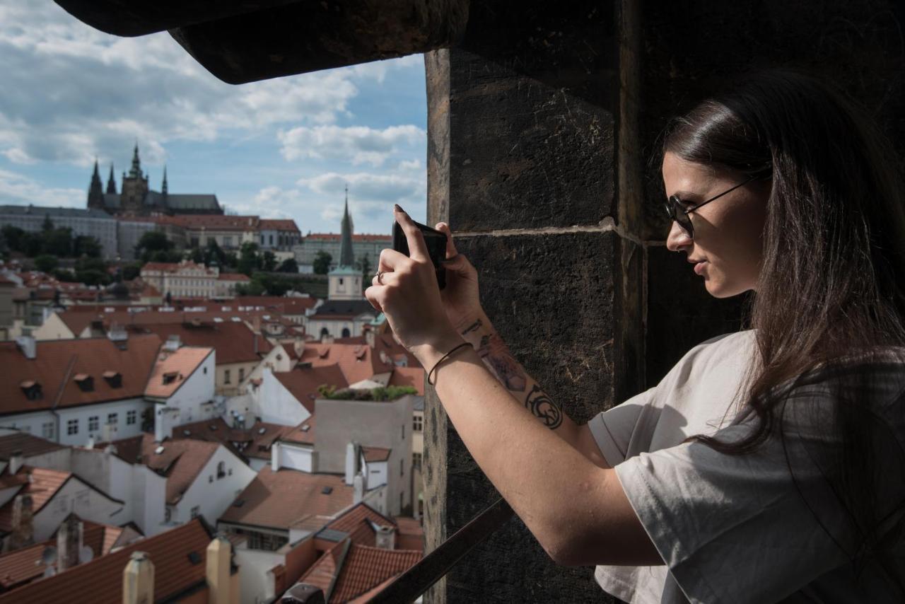 Charles Bridge Hostel & Apartments Praag Buitenkant foto