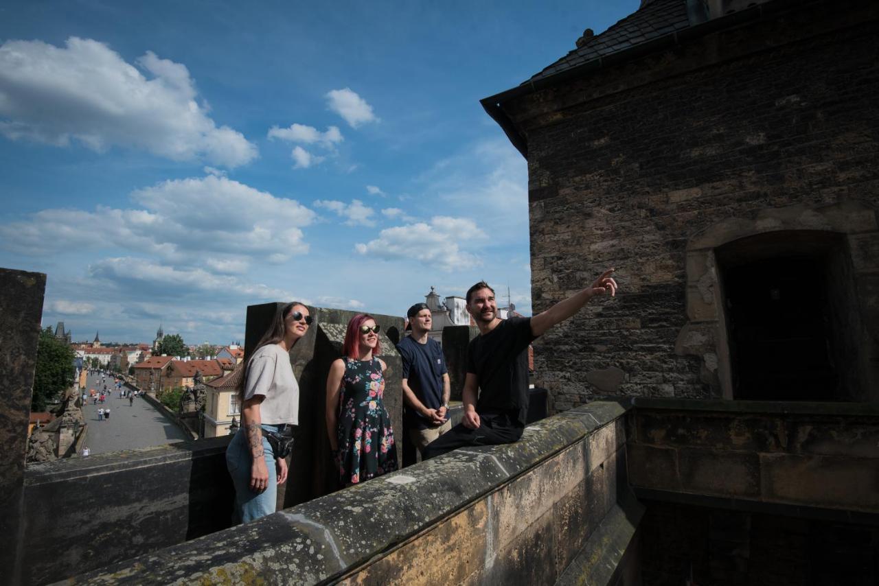 Charles Bridge Hostel & Apartments Praag Buitenkant foto